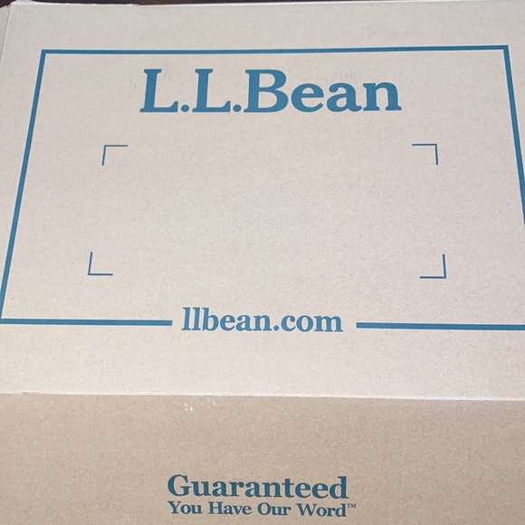 🍾CLOSET CLEAN OUT ACCEPTING ALL REASONABLE OFFERS🍾 - Picture 9 of 15